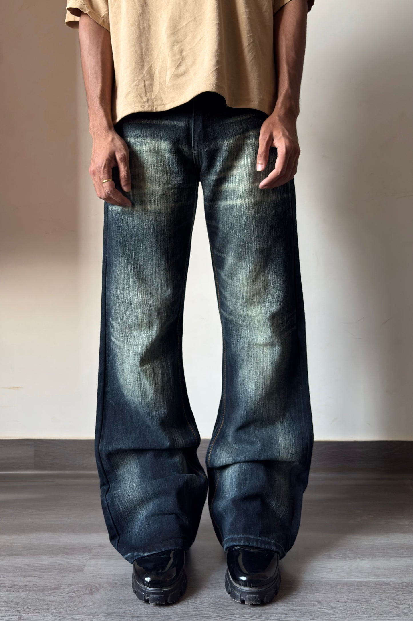Whisker Fade Cross Slub Bootcut Denim