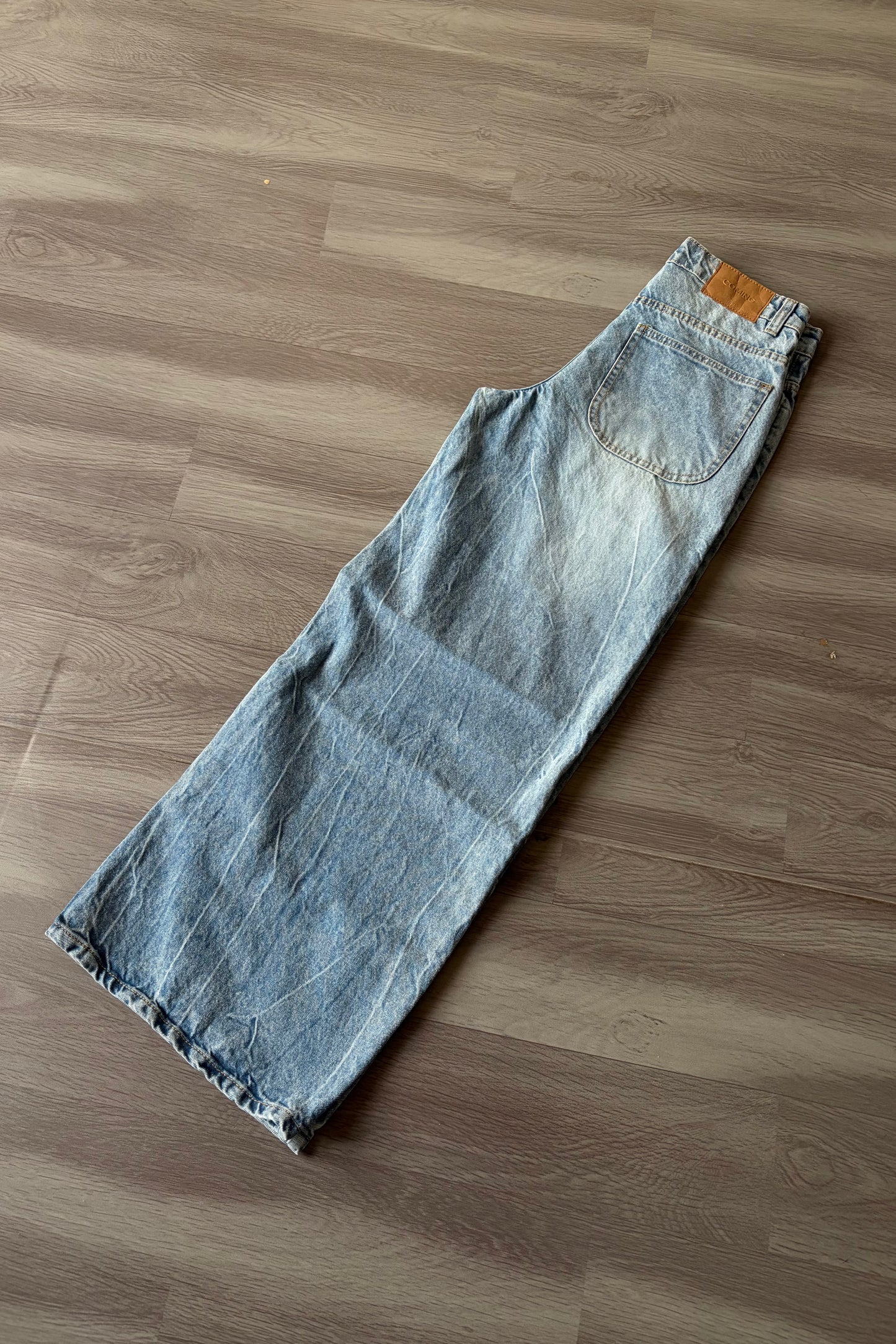 Glacier Wash Super Baggy Denim